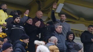 Фенове на Ботев Пловдив се събраха снощи на спонтанен протест