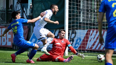 Крумовград - Славия 0:1, "белите" поведоха след спорна дузпа
