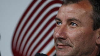 Стамен Белчев разполага с доста опции по крилата в състава