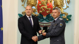 Радев награди офицери от ВВС с почетния знак на президента