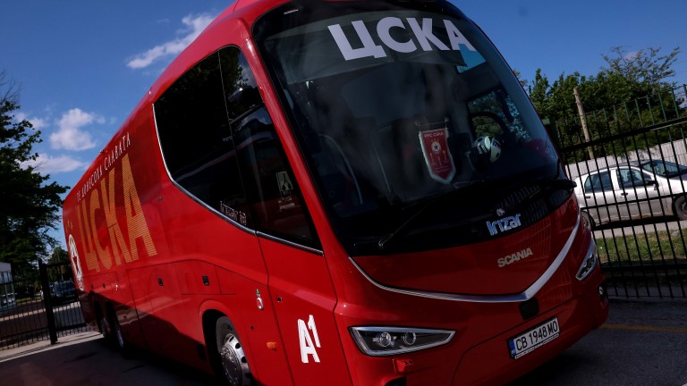 ЦСКА представи „армейския звяр“ – автобус с 4800 имена