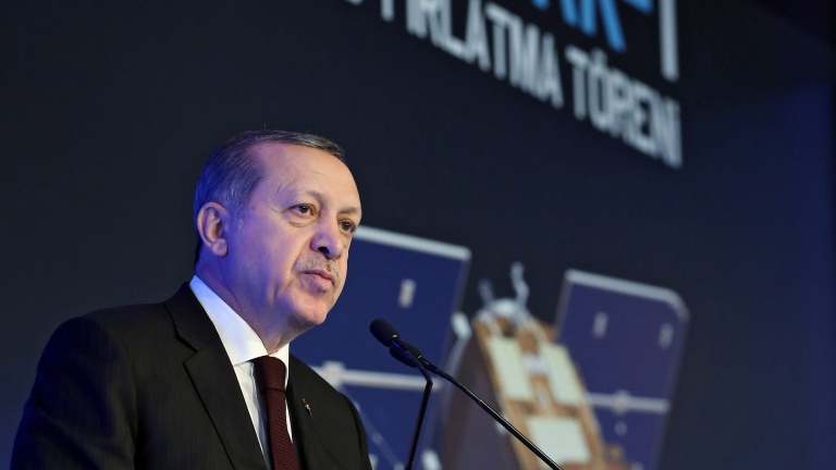 Ердоган сравни битката за укрепване на лирата с борбата срещу терористите 