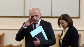 По-бързо администрациите да се отказват от излишните хартии, настоява кабинетът