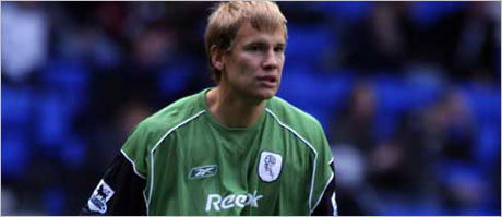 Юси Яскелайнен остава в Болтън