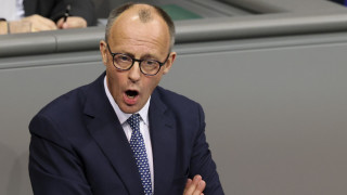 Лидерът на германските консерватори Фридрих Мерц не успя да събере