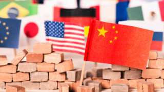 САЩ и Китай говорят за "война", но са твърде икономически взаимосвързани