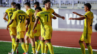 Треньорът на Левски Николай Костов държи много на дисциплината по