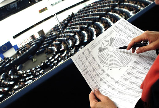 Документи от Европарламента илизат вече и на български