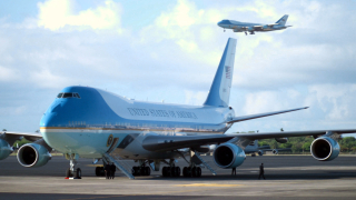 Тръмп сключи сделка с „Боинг” за два нови самолета Air Force One