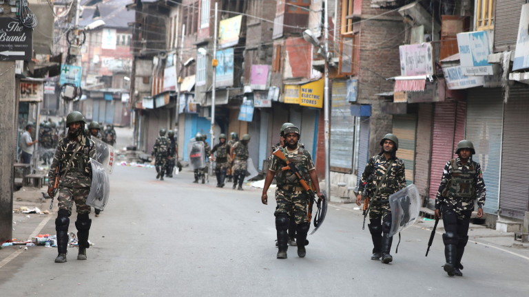 Индия облекчава ограниченията в Кашмир заради мюсюлманския празник