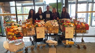 Омбудсманът Мая Манолова и студенти от СУ Св Климент Охридски