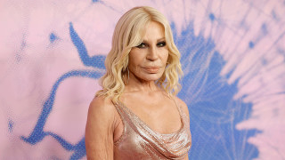 След като показа нова страхотна колекция на Versace на Седмицата