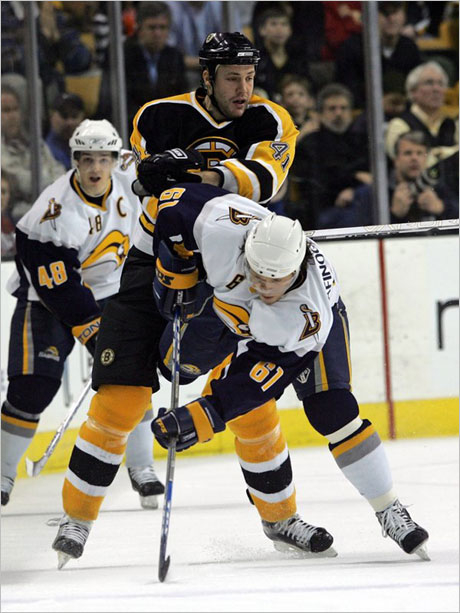 Сейбърс отново се върна на върха в НХЛ