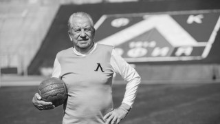 Легендарният футболист на Левски Александър Костов почина на 81 годишна