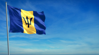 В полунощ Барбадос заменяйки британската кралица Елизабет Втора като държавен