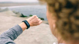 81 годишната бегачка Хилари Фарам която има за цел да завърши