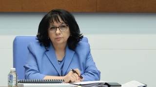 Асен Василев ще влезе в учебниците по публични финанси като