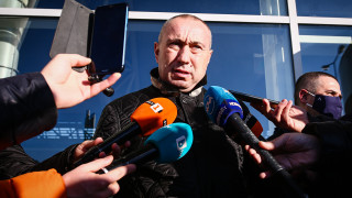 Левски се ослушва за ситуацията с вратаря Мартин Луков твърди