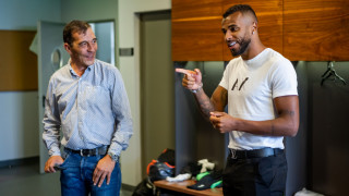 Халфът Алекс Сантана продължава да се лекува от контузия лекарският