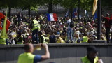 Над 250 души са задържани при протеста на "жълтите жилетки" в Париж