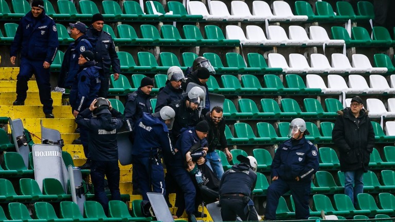 От Пирин: Жена е с изгаряне след изстреляна сигнална ракета от фенове на Левски