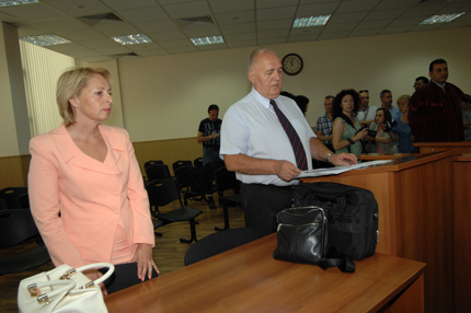Плашат с уволнение свидетели срещу кметицата Райна Петрова 