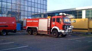 Пожар затвори летището в Прага