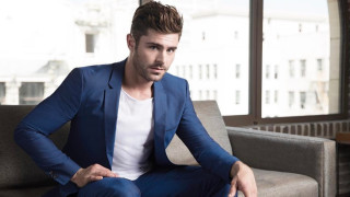 Когато човек е красив и известен има страхотни сини очи