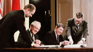 Русия и САЩ се обвиняват за нарушаване на ядрения договор между Рейгън и Горбачов