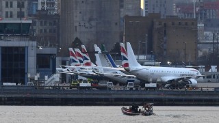 Летище Лондон Сити отново работи нормално след като бомба от Втората световна