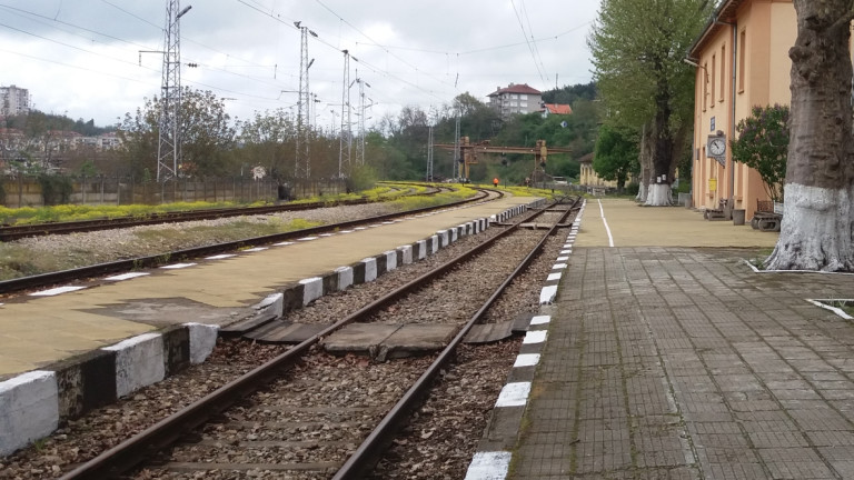 Спряха влаковете между Белица и Разлог