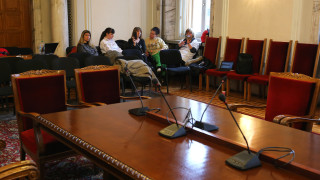 Медицинските сестри нахлуха в Партийния дом