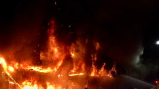 Голям пожар избухна в печатница в Шумен съобщава bTV Сигналът за
