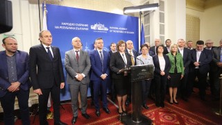 Президентът Радев не спря даването на оръжия за Украйна оплака