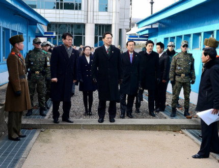 Двете Кореи възобновяват срещите на разделени семейства