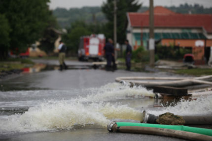 Възможни са внезапни локални наводнения, предупредиха властите