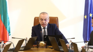 Българската държава чрез институциите си е в непрестанен контакт с