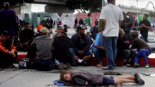 Кметът на мексиканския пограничен град Тихуана обяви хуманитарна криза и