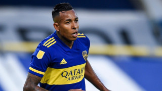 Колумбийският футболист Себастиан Вия сложи подписа си под договор с