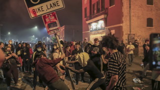 Теорията на счупените прозорци е формулирана от американските социолози Джеймс