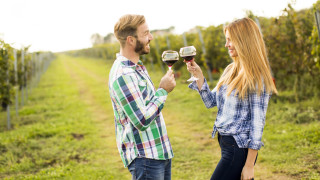 Животът е твърде кратък за да пием лошо вино Тези