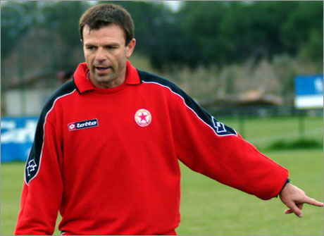 Стойчо Младенов младши пред трансфер в Нафтекс