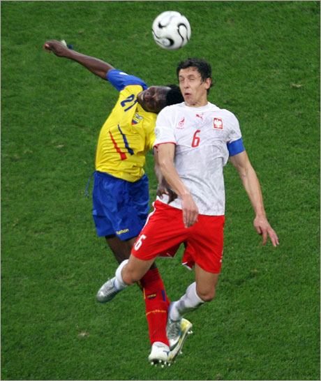 Еквадор с първи успех на Мондиала след 2:0 срещу Полша