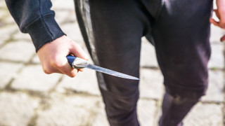 Мъж налетя с нож на непознат пред павилион за бързо хранене в Свищов