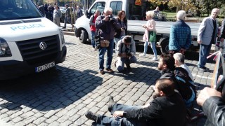 Около 200 души събра протеста срещу некачествените и като цяло