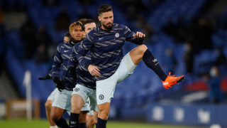 Нападателят на Челси Оливие Жиру е отказал да удължи