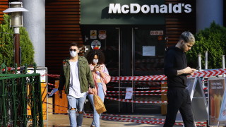 Румънското правителство облекчава от днес някои от противоепидемичните мерки въведени