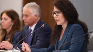 Постигнатото от правителството отчете тази вечер вицепремиерът Калина Константинова предаде