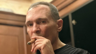 У дома съм Това обяви с пост във Фейсбук бизнесменът