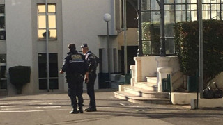 Две бомби са избухнали в училище в Кан съобщават местни